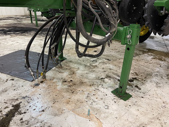 2017 John Deere 1775NT Planter