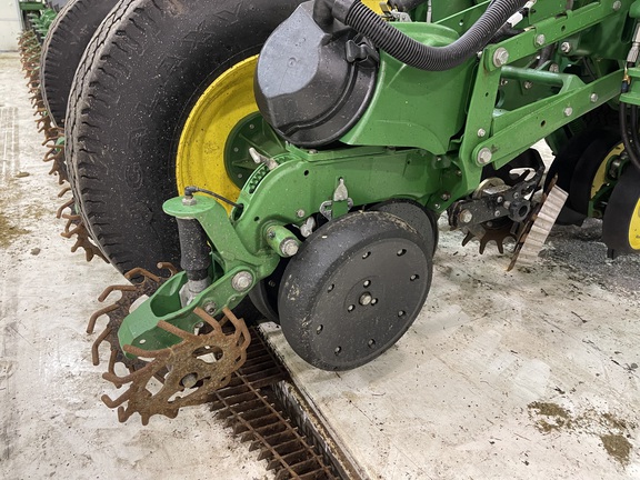 2017 John Deere 1775NT Planter
