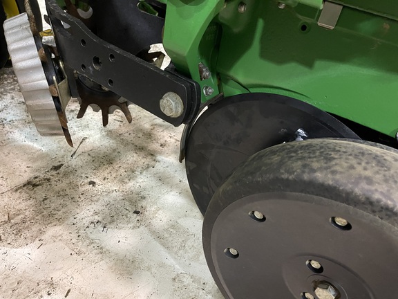 2017 John Deere 1775NT Planter