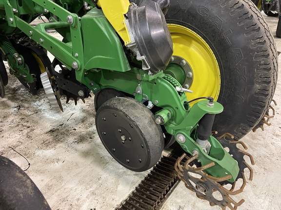 2017 John Deere 1775NT Planter