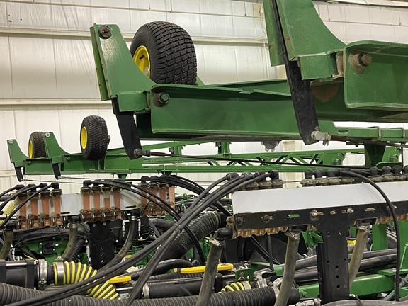 2017 John Deere 1775NT Planter