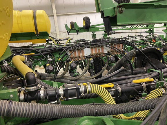 2017 John Deere 1775NT Planter