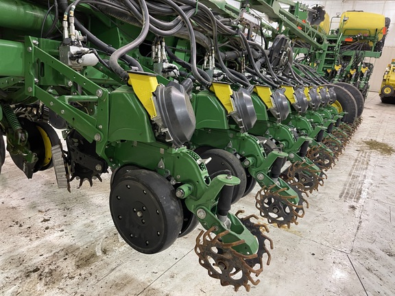 2017 John Deere 1775NT Planter