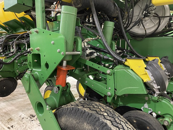 2017 John Deere 1775NT Planter