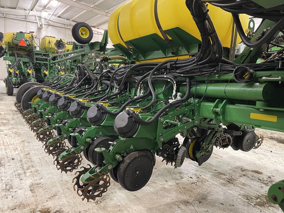 2017 John Deere 1775NT Planter