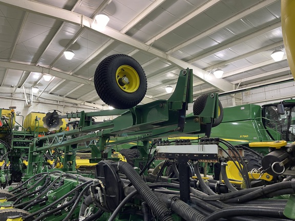 2017 John Deere 1775NT Planter