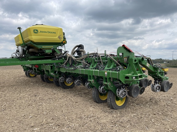 2022 John Deere 1795 Planter