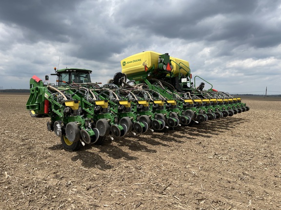 2022 John Deere 1795 Planter