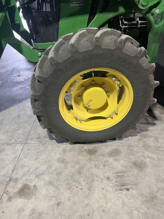2018 John Deere 5125R Tractor