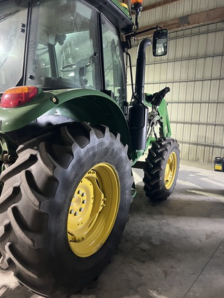 2018 John Deere 5125R Tractor