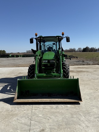 2018 John Deere 5125R Tractor