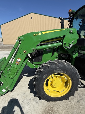 2018 John Deere 5125R Tractor