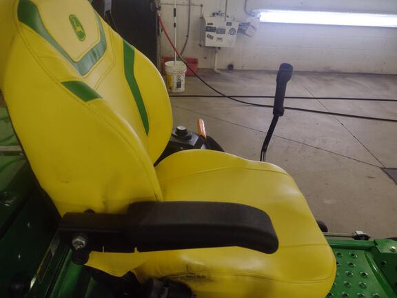 2023 John Deere Z997R Mower/Zero Turn