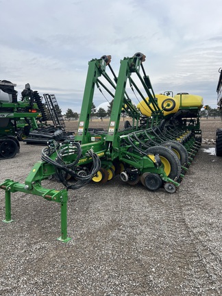 2015 John Deere 1775NT Planter