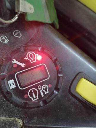 2023 John Deere Z920M Mower/Zero Turn