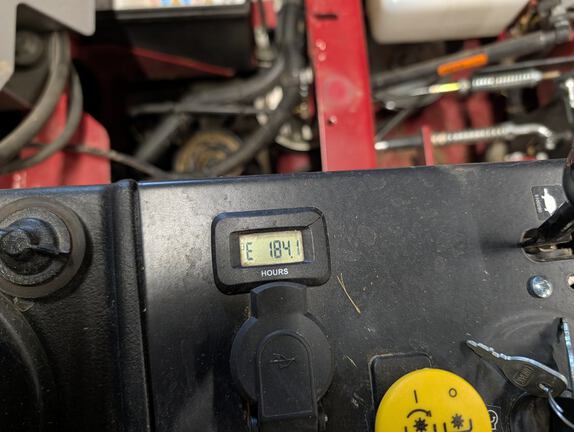 2023 Ferris ISX2200 28 Mower/Zero Turn