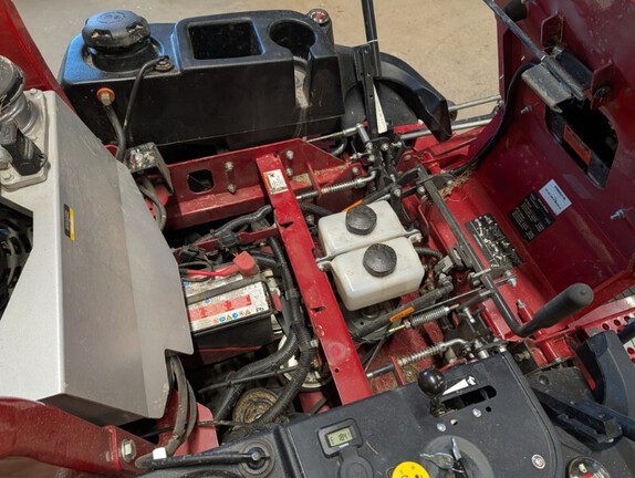 2023 Ferris ISX2200 28 Mower/Zero Turn