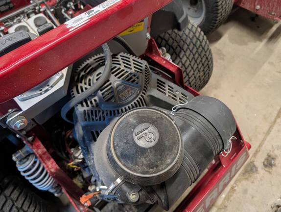 2023 Ferris ISX2200 28 Mower/Zero Turn