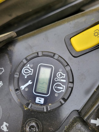 2025 John Deere Z960M Mower/Zero Turn