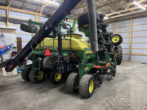 2015 John Deere 1990 Air Seeder