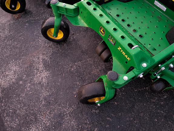 2017 John Deere Z915E Mower/Zero Turn