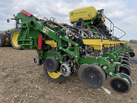 2022 John Deere 1795 Planter