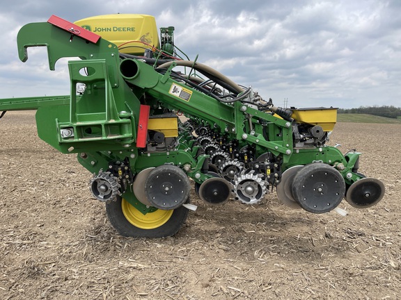 2022 John Deere 1795 Planter