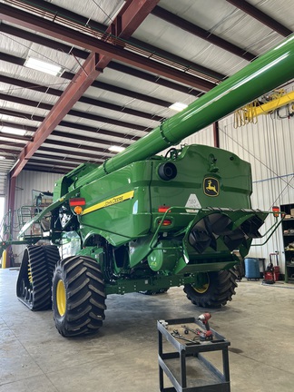 2024 John Deere S780 Combine