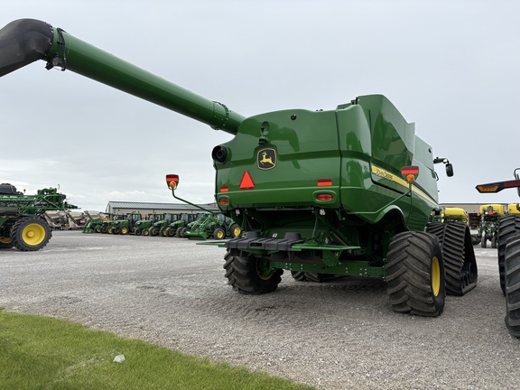 2024 John Deere S780 Combine