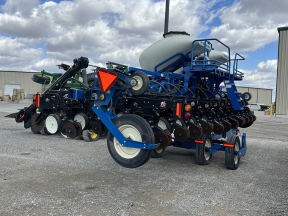 2014 Kinze 3600 Planter