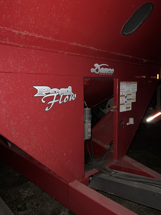 2006 Demco 800 Grain Cart