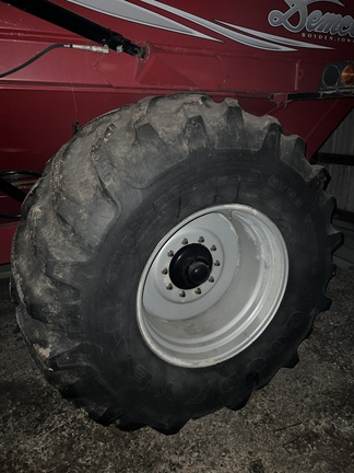 2006 Demco 800 Grain Cart