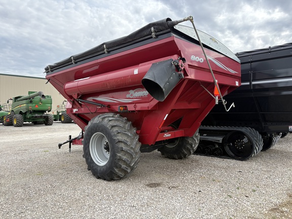 2006 Demco 800 Grain Cart