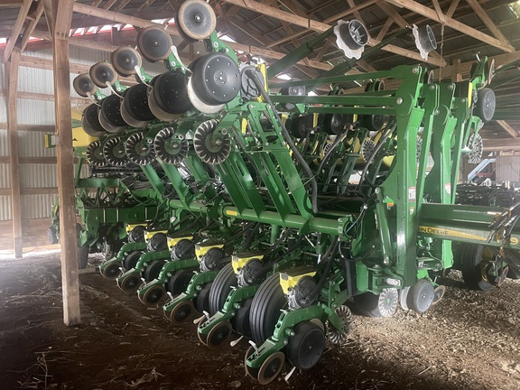 2017 John Deere 1795 Planter