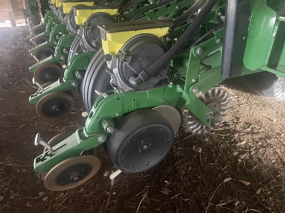 2017 John Deere 1795 Planter