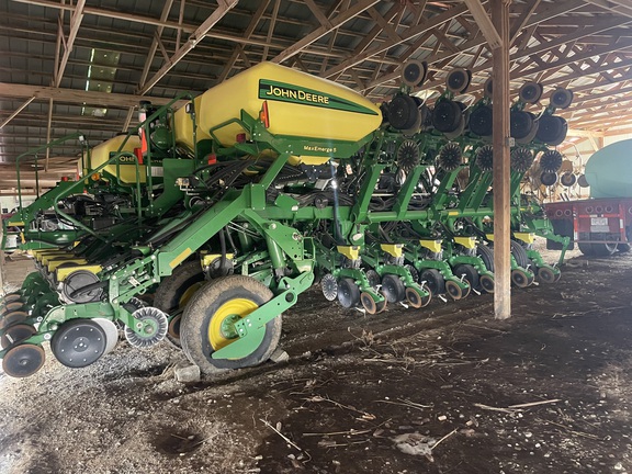 2017 John Deere 1795 Planter