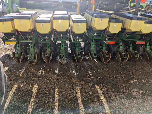 2001 John Deere 1780 Planter