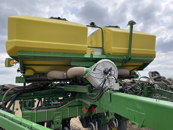 2022 John Deere 1795 Planter