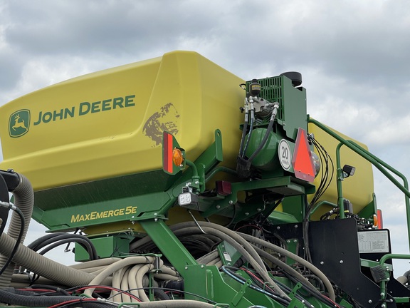 2022 John Deere 1795 Planter