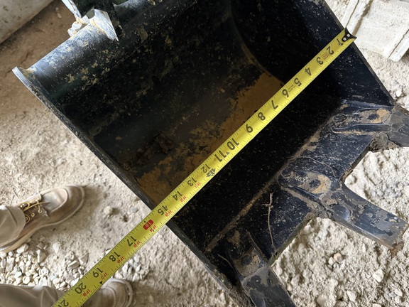 2023 John Deere 2032R Tractor Compact