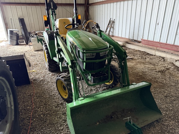 2023 John Deere 2032R Tractor Compact