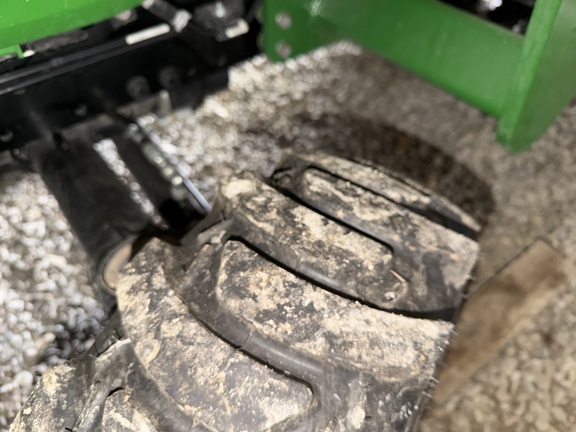 2023 John Deere 2032R Tractor Compact