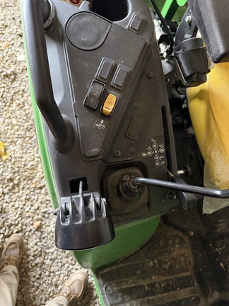 2023 John Deere 2032R Tractor Compact