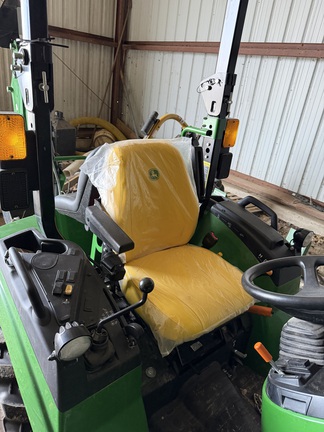 2023 John Deere 2032R Tractor Compact