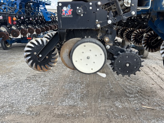 2000 Kinze 3600 Planter