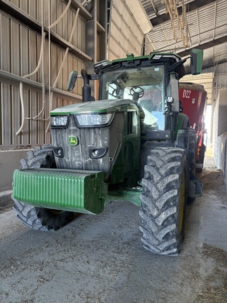 2023 John Deere 7R 270 Tractor
