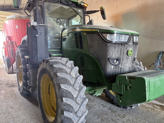 2023 John Deere 7R 270 Tractor