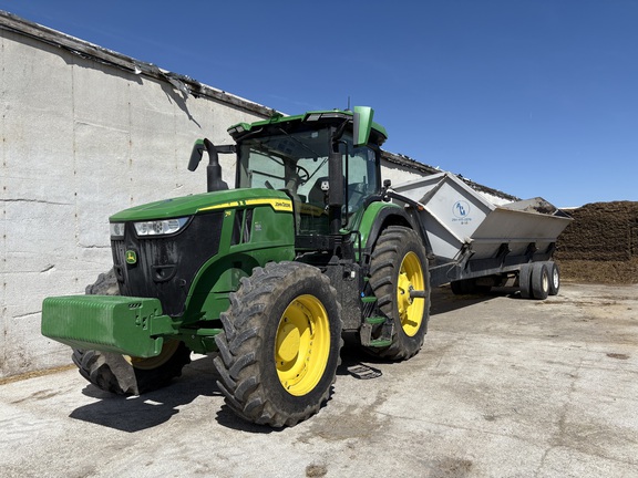 2023 John Deere 7R 270 Tractor