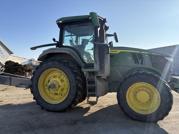 2023 John Deere 7R 270 Tractor