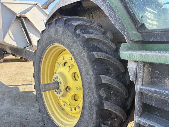 2023 John Deere 7R 270 Tractor